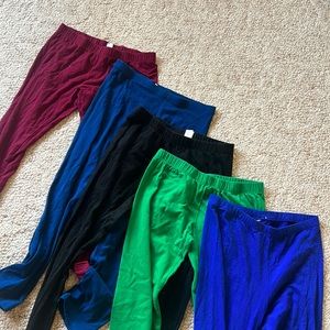 Five medium leggings